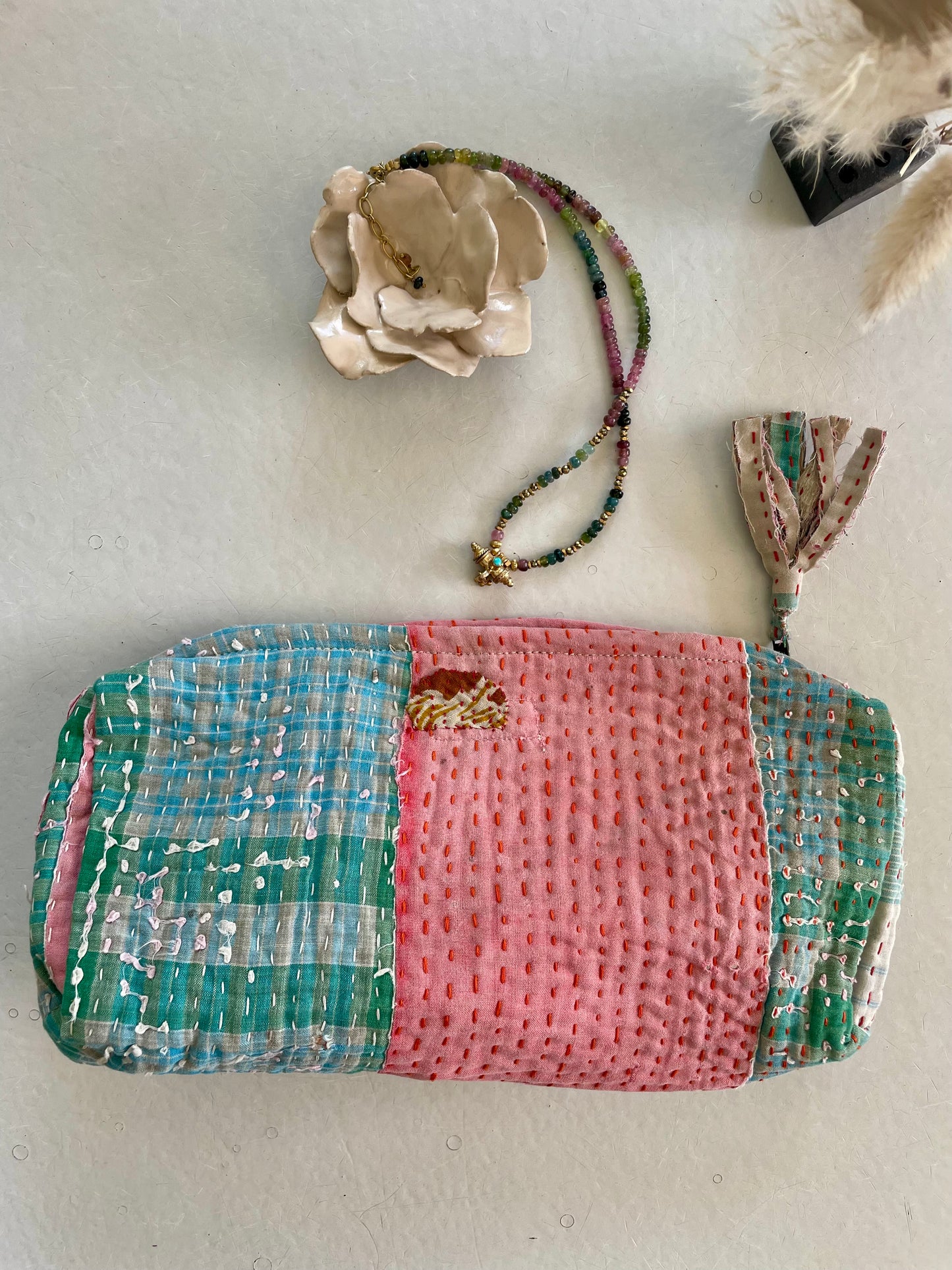 Trousse ronde en Kantha | Pastel