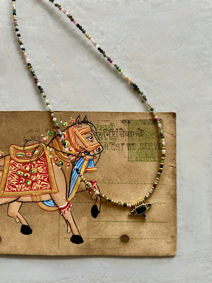 Collier PRIYA avec pierres semi-précieuses et pampilles