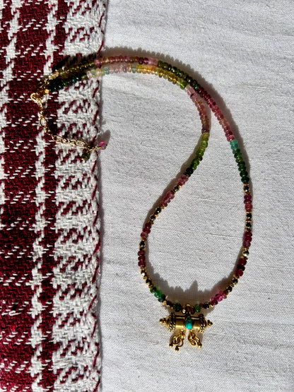 Collier GRIGRI pierres semi-précieuses et amulette plaqué or