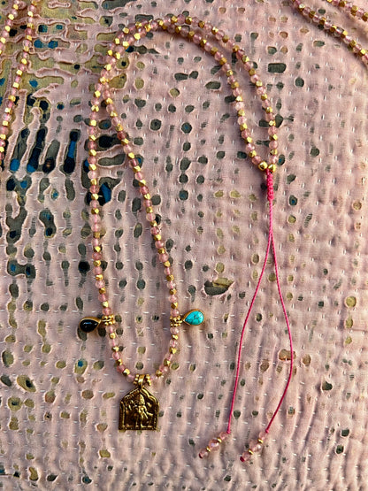 Collier MINA en laiton plaqué or et quartz rose