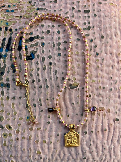 Collier MINA en laiton plaqué or et quartz rose