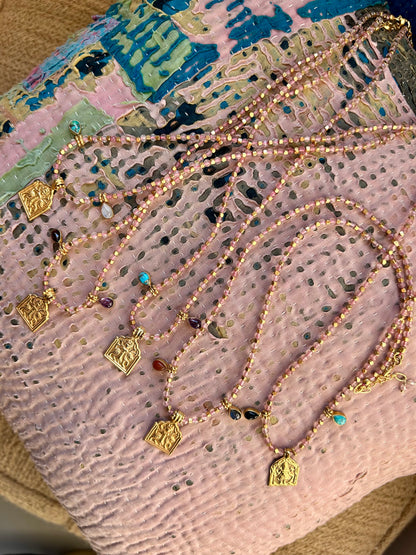 Collier MINA en laiton plaqué or et quartz rose