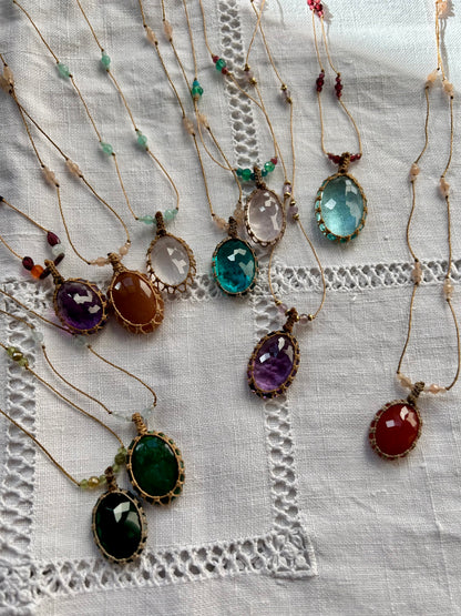 Collier INDIA fil de soie et pierres semi-précieuses