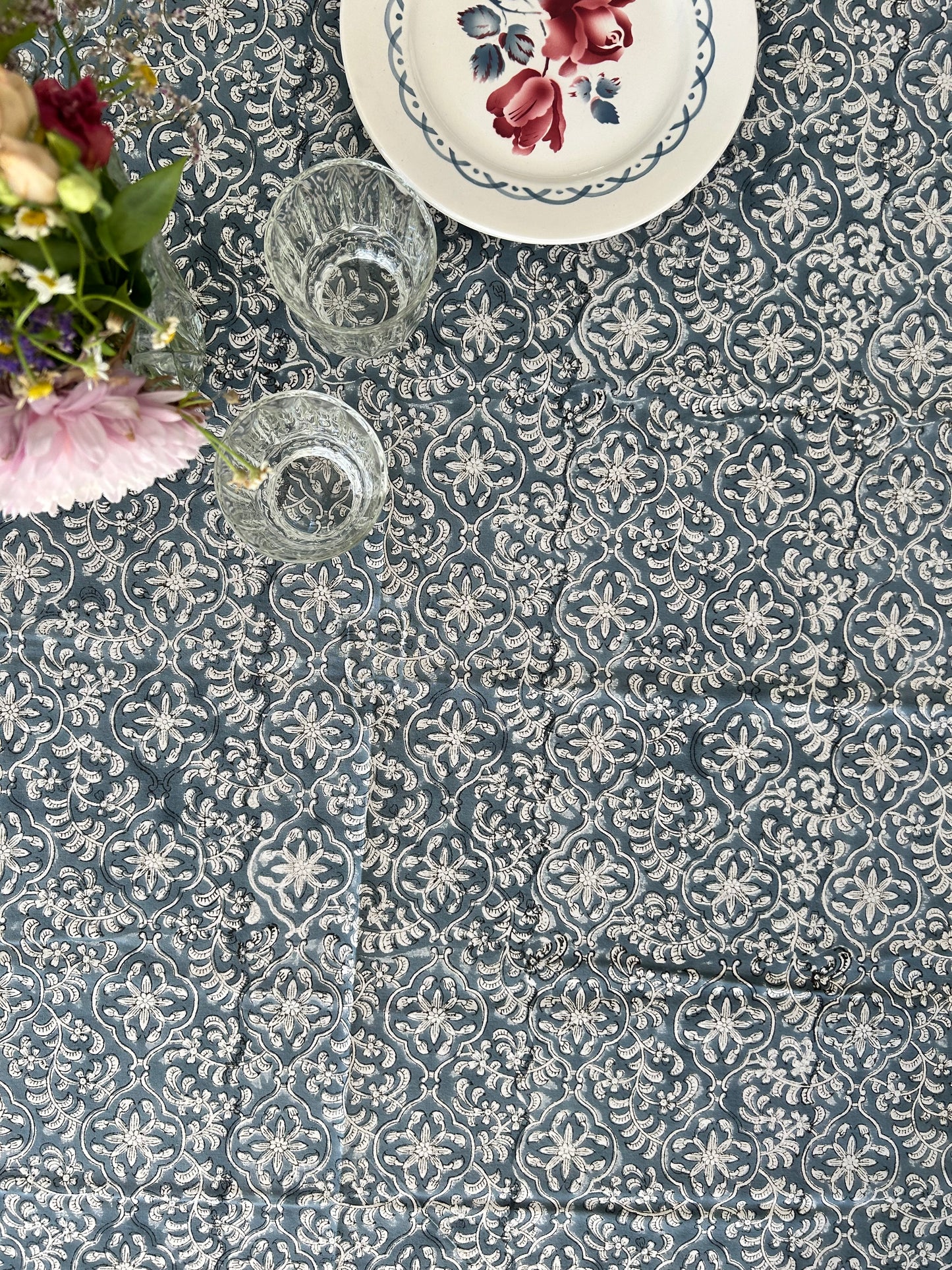 Nappe en coton imprimée à la main petites fleurs bleu jeans