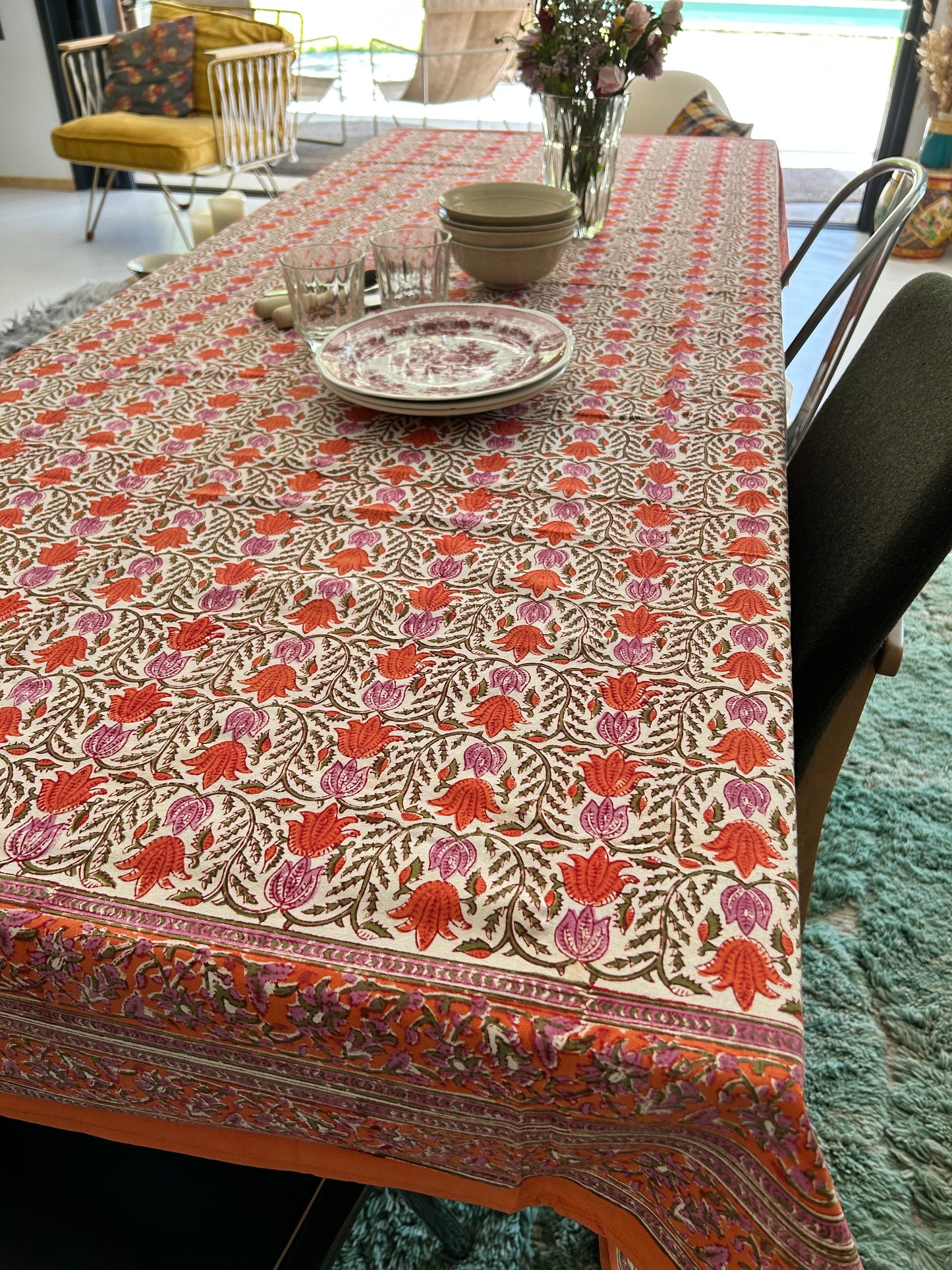Nappe en coton imprimée à la main  motif fleurs rose-orange