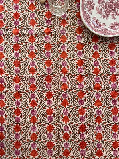 Nappe en coton imprimée à la main  motif fleurs rose-orange