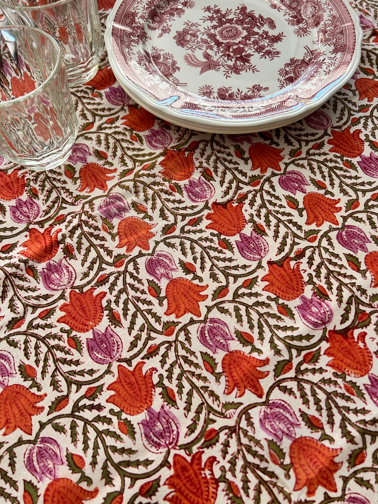 Nappe en coton imprimée à la main  motif fleurs rose-orange