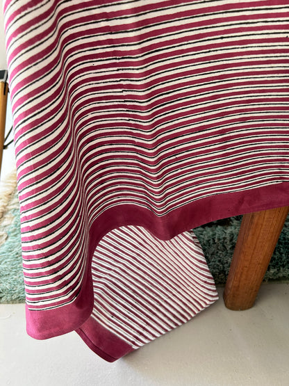 Longue nappe à rayures Bordeaux imprimée à la main