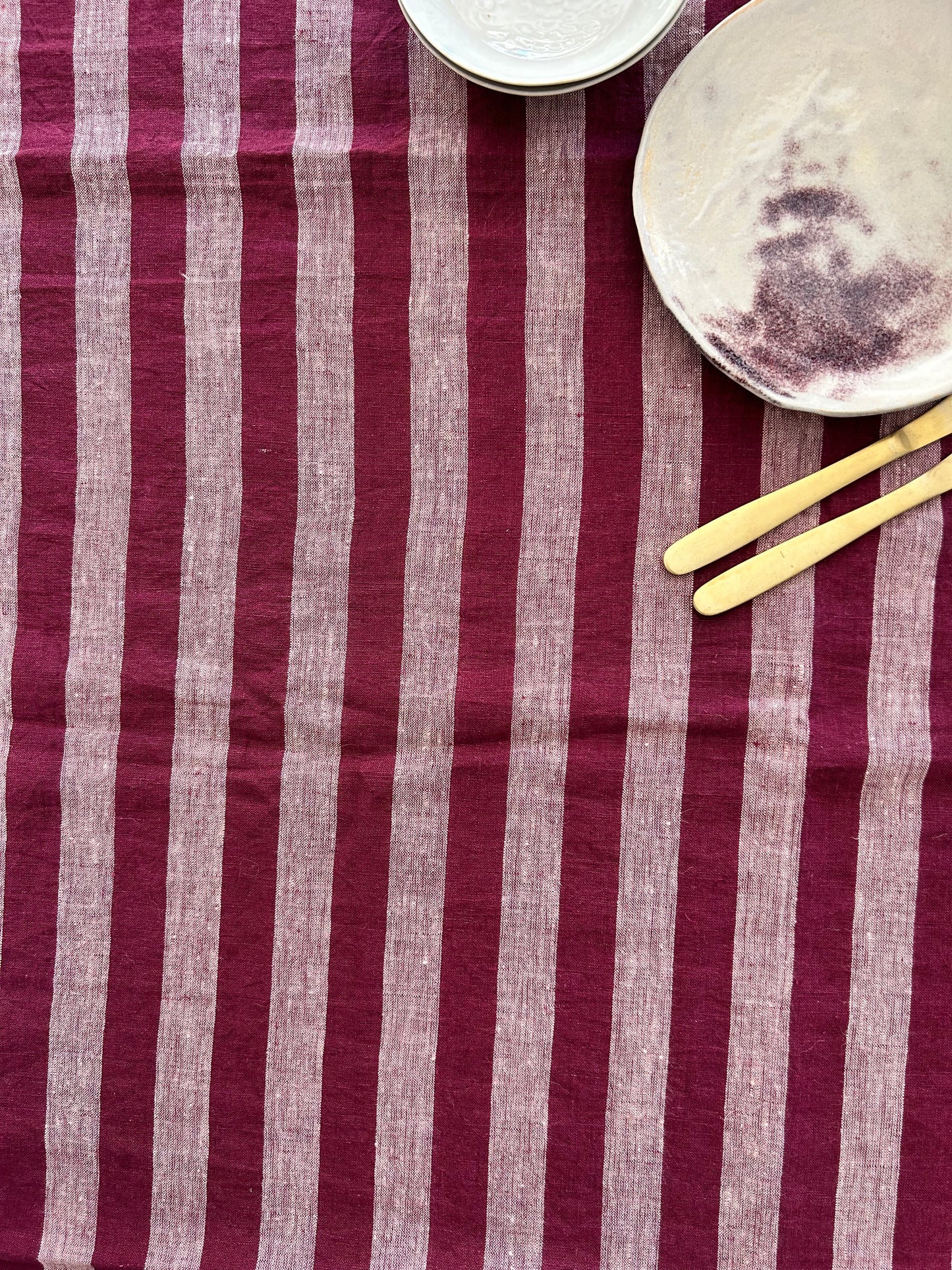Nappe carrée  en lin à rayures Framboise