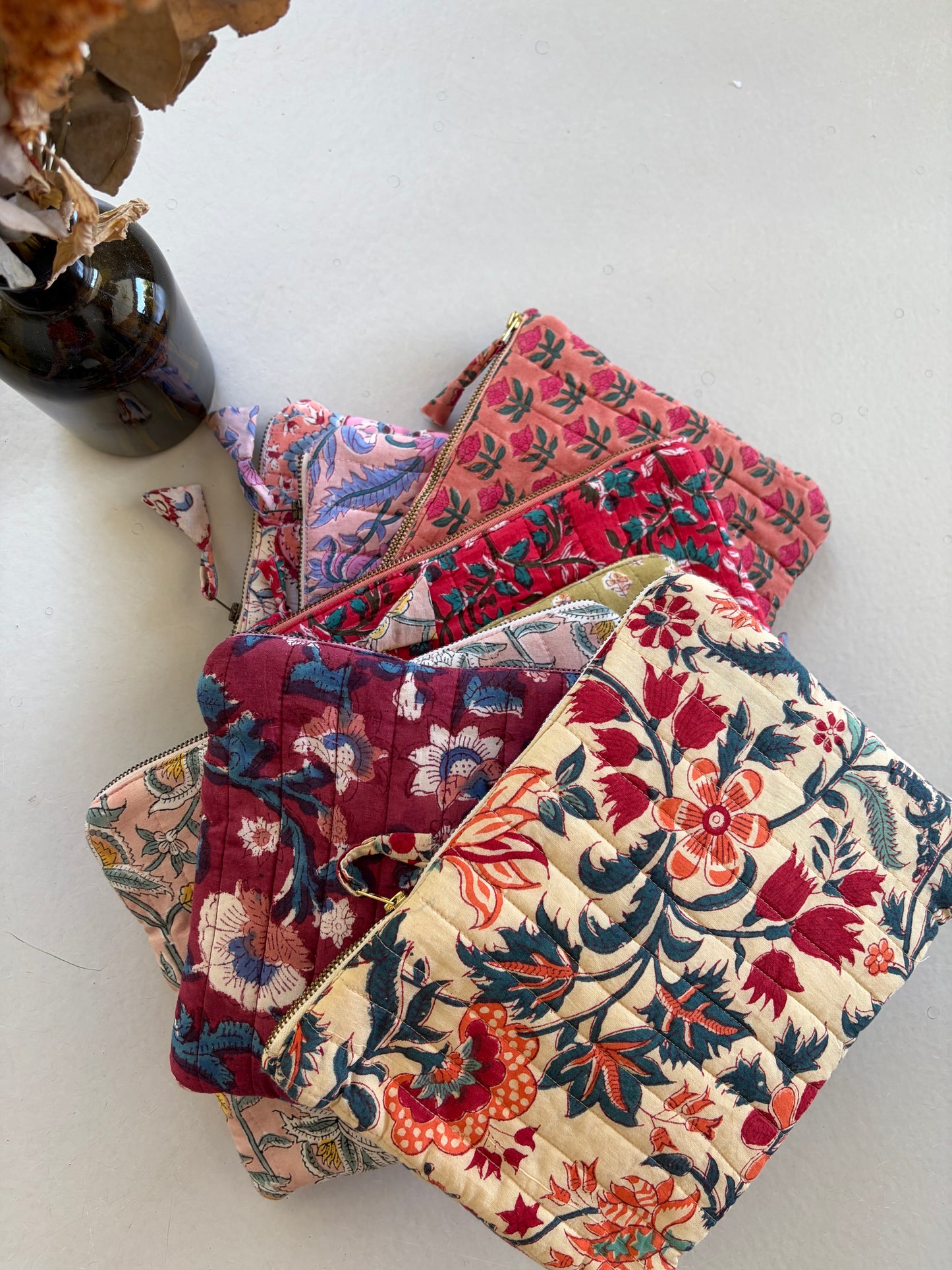 Pochette matelassée blockprint — Jardin fleuri