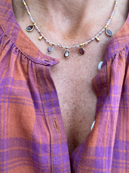 Collier ROSA en quartz rose et pendentifs grenat