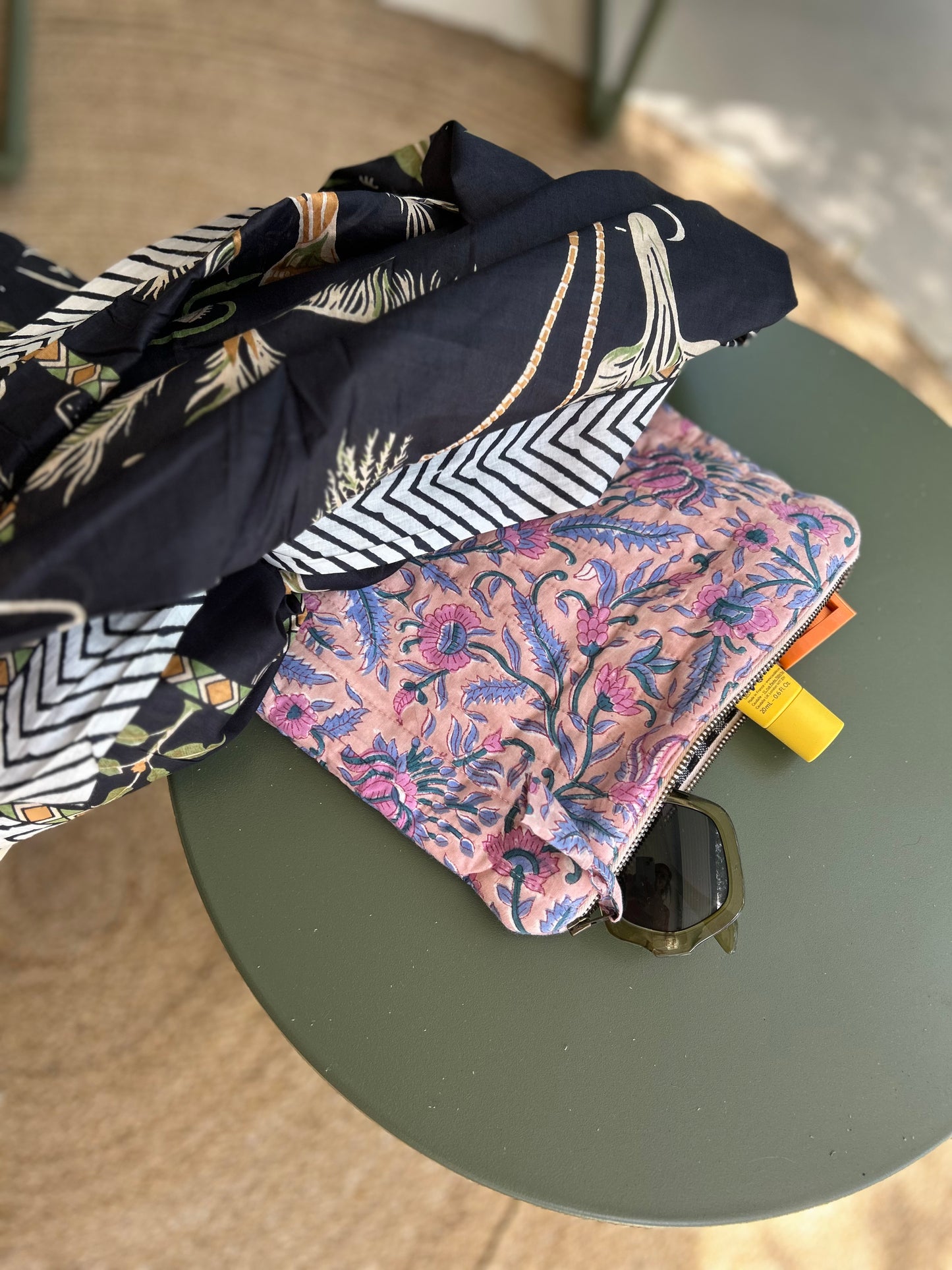 Pochette matelassée blockprint — Jardin fleuri