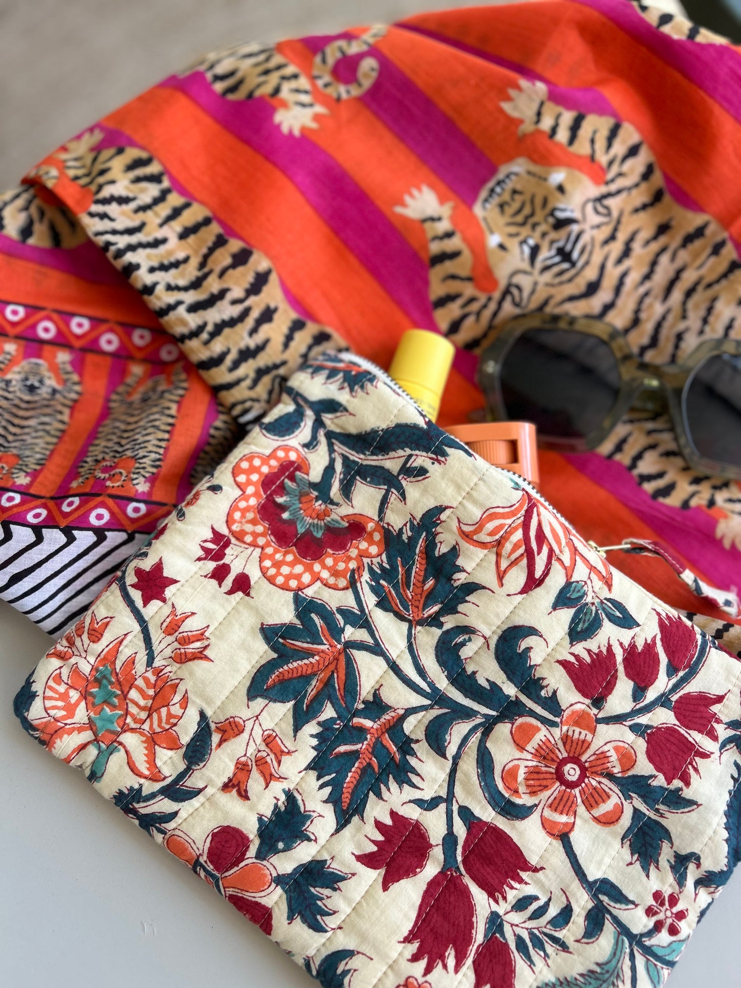 Pochette matelassée blockprint — Jardin fleuri
