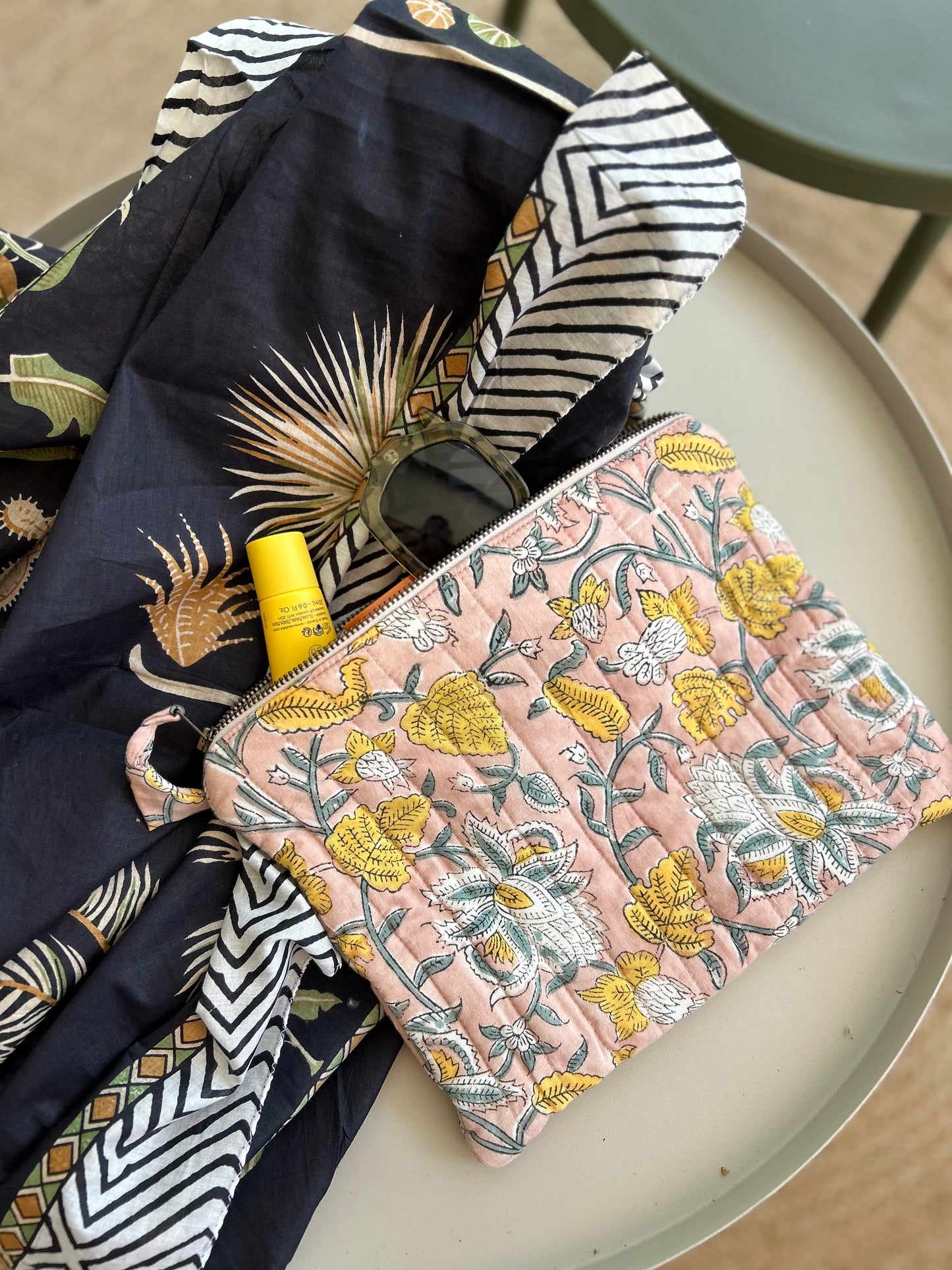 Pochette matelassée blockprint — Jardin fleuri