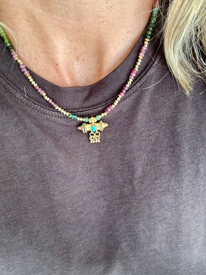 Collier GRIGRI pierres semi-précieuses & amulette laiton