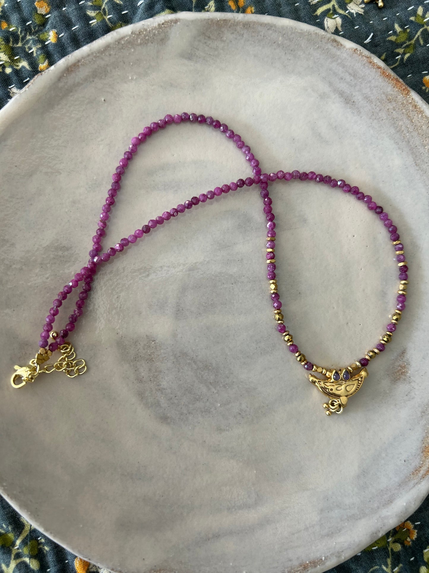 Collier Baba pierres semi-précieuses &  pendentif laiton