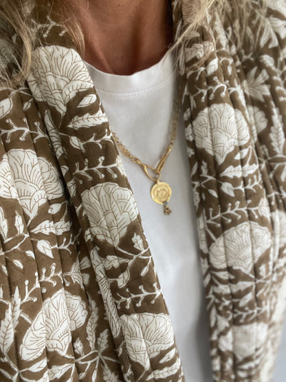 Collier JOHRI en Labradorite et médaille en laiton plaqué or