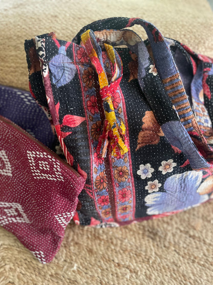 Cabas en Kantha vintage noir à fleurs