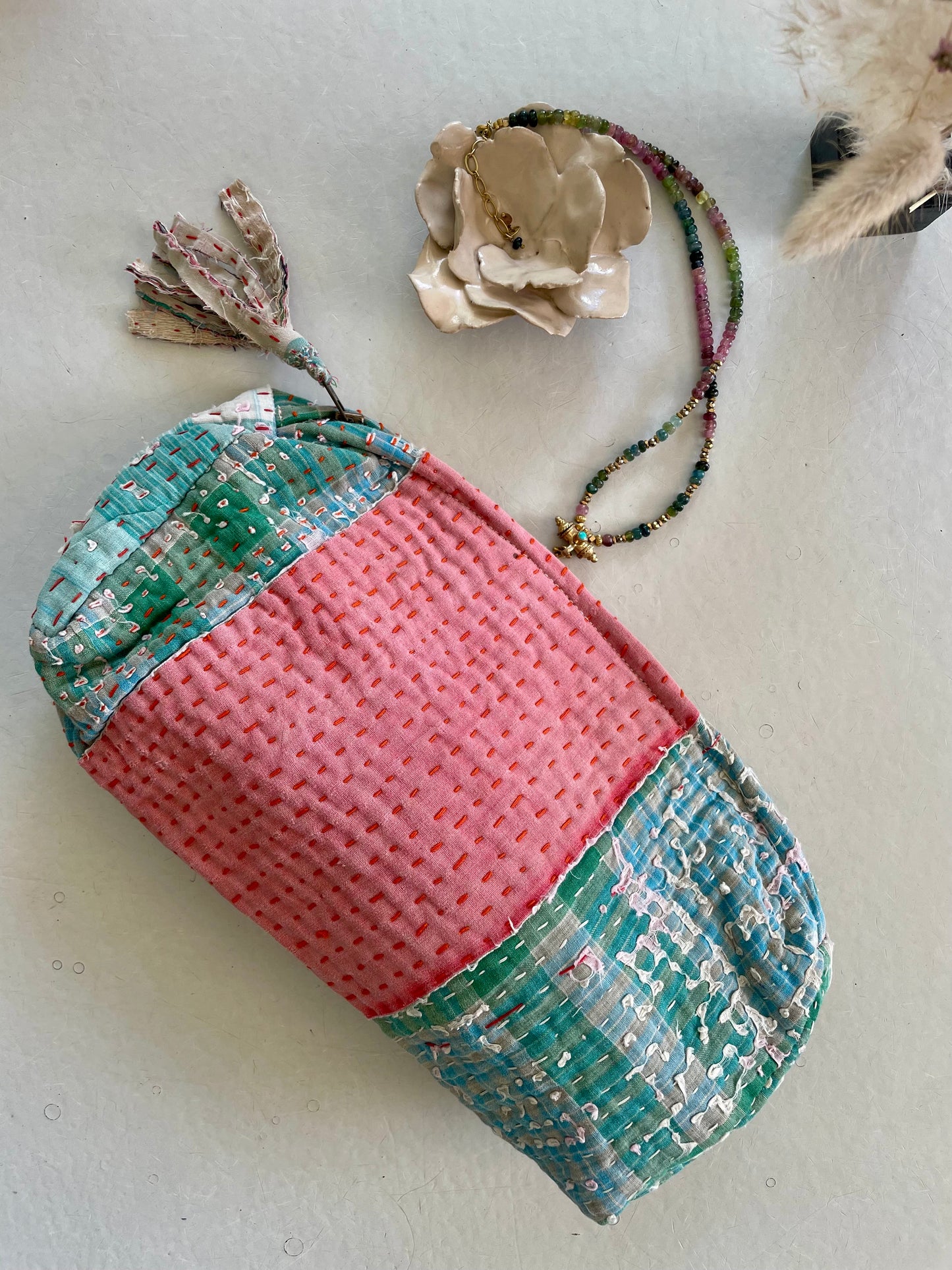 Trousse ronde en Kantha  | Pastel