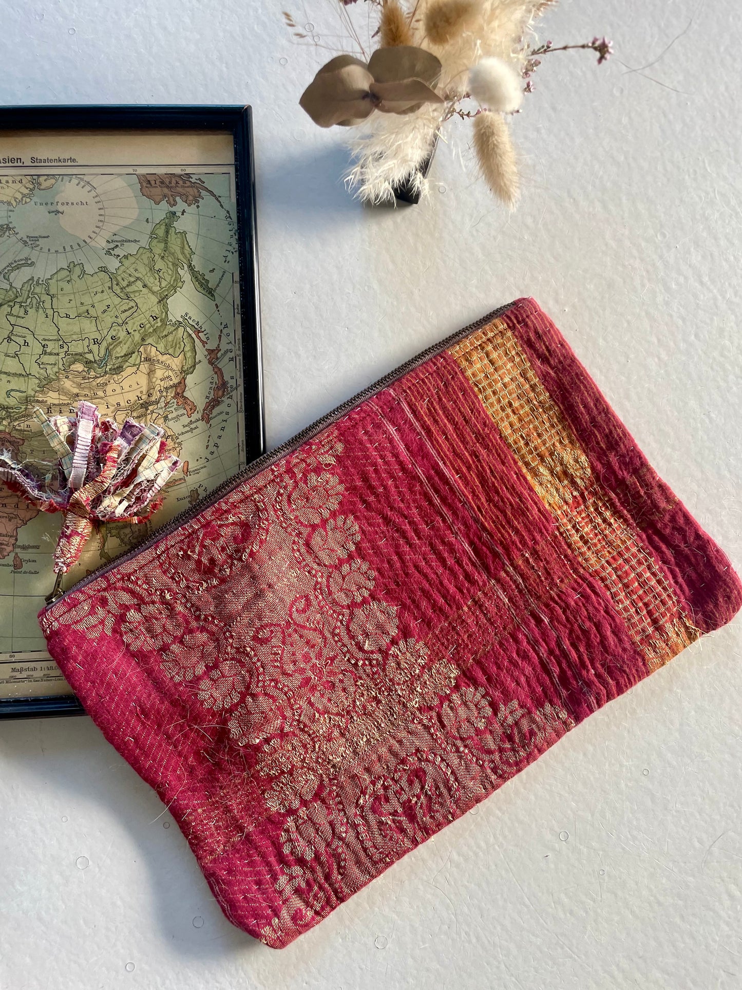 Grande pochette en kantha  | bordeaux or