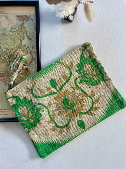 Grande pochette en kantha  |  sable vert
