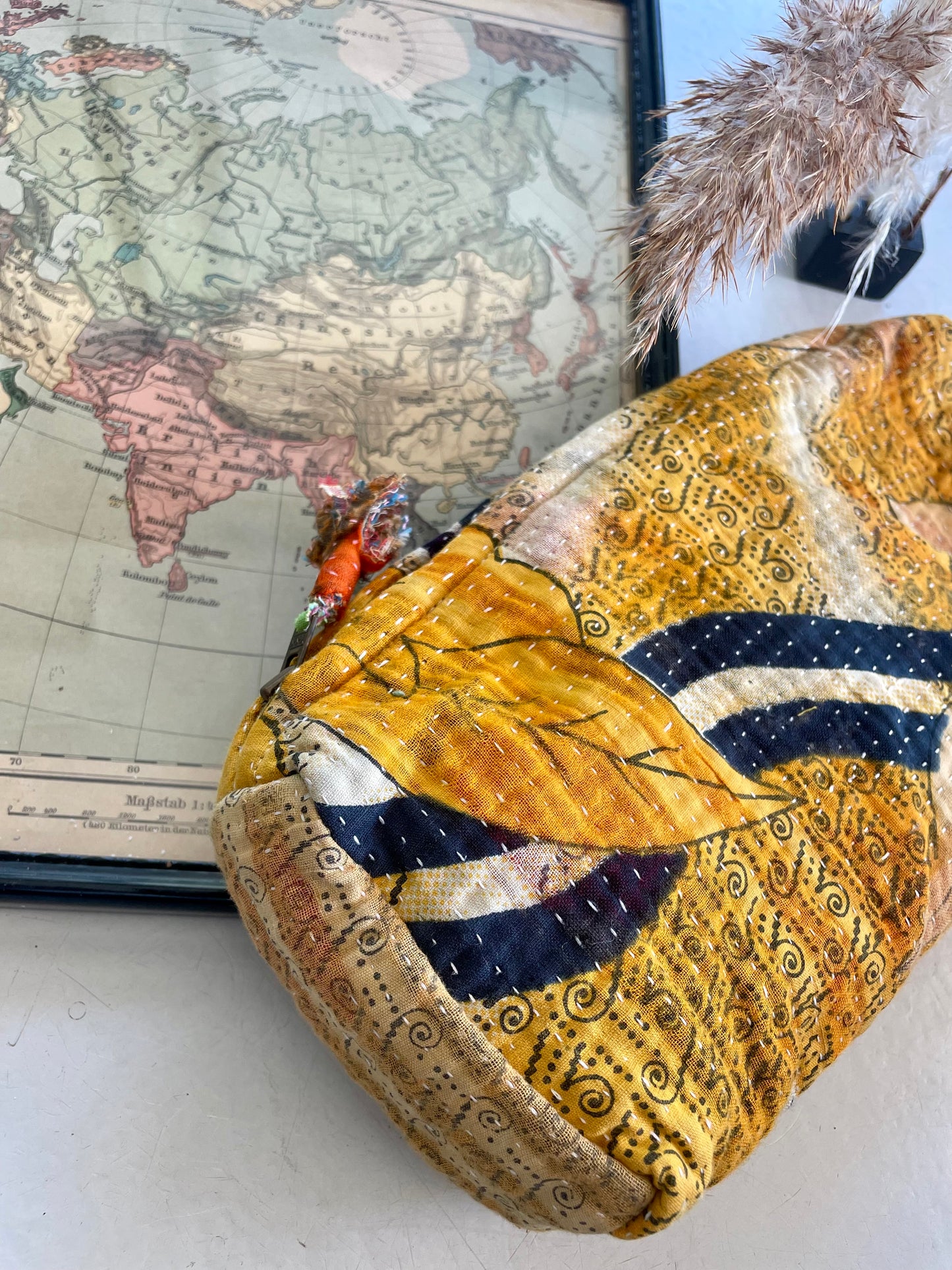 Trousse ronde en Kantha  | Moutarde