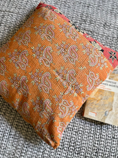 Housse de coussin en kantha   |  Orangé rouge