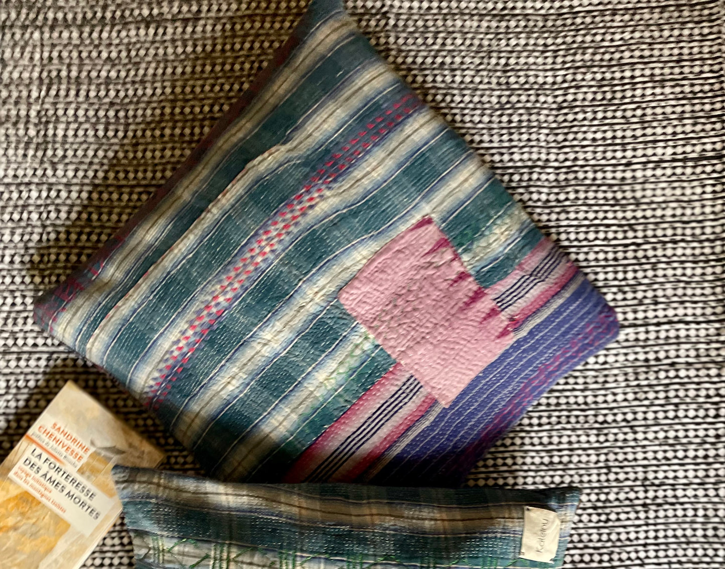 Housse de coussin en kantha   |  Bleu violet