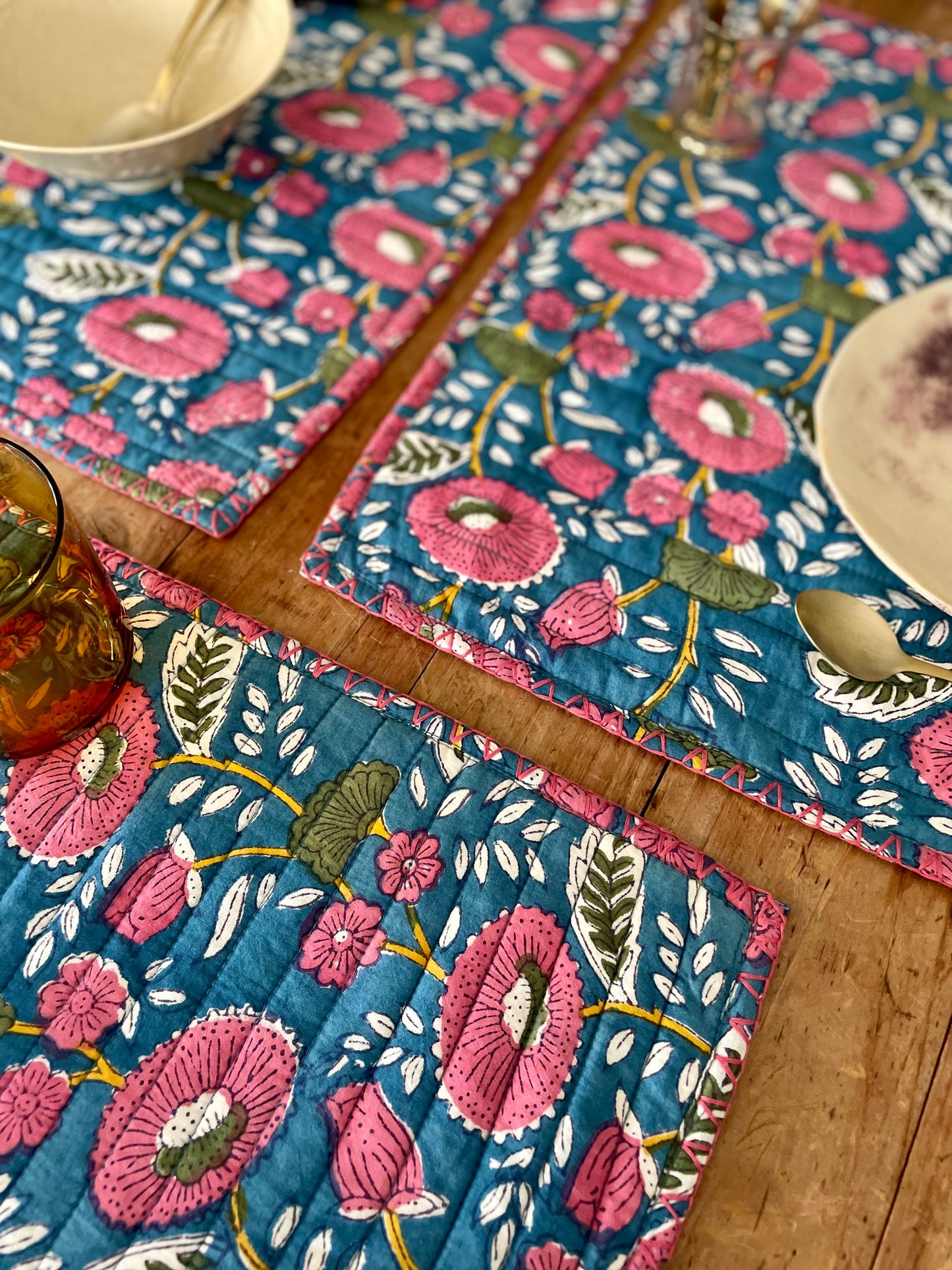 Set de table en blockprint matelassé  | Collection bleu-rose  | ARCHIVES
