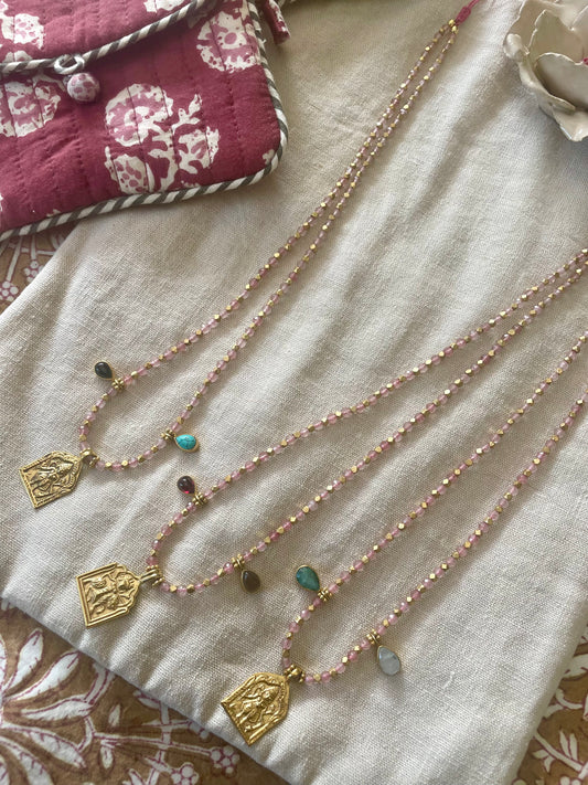 Collier MINA en laiton plaqué or et quartz rose