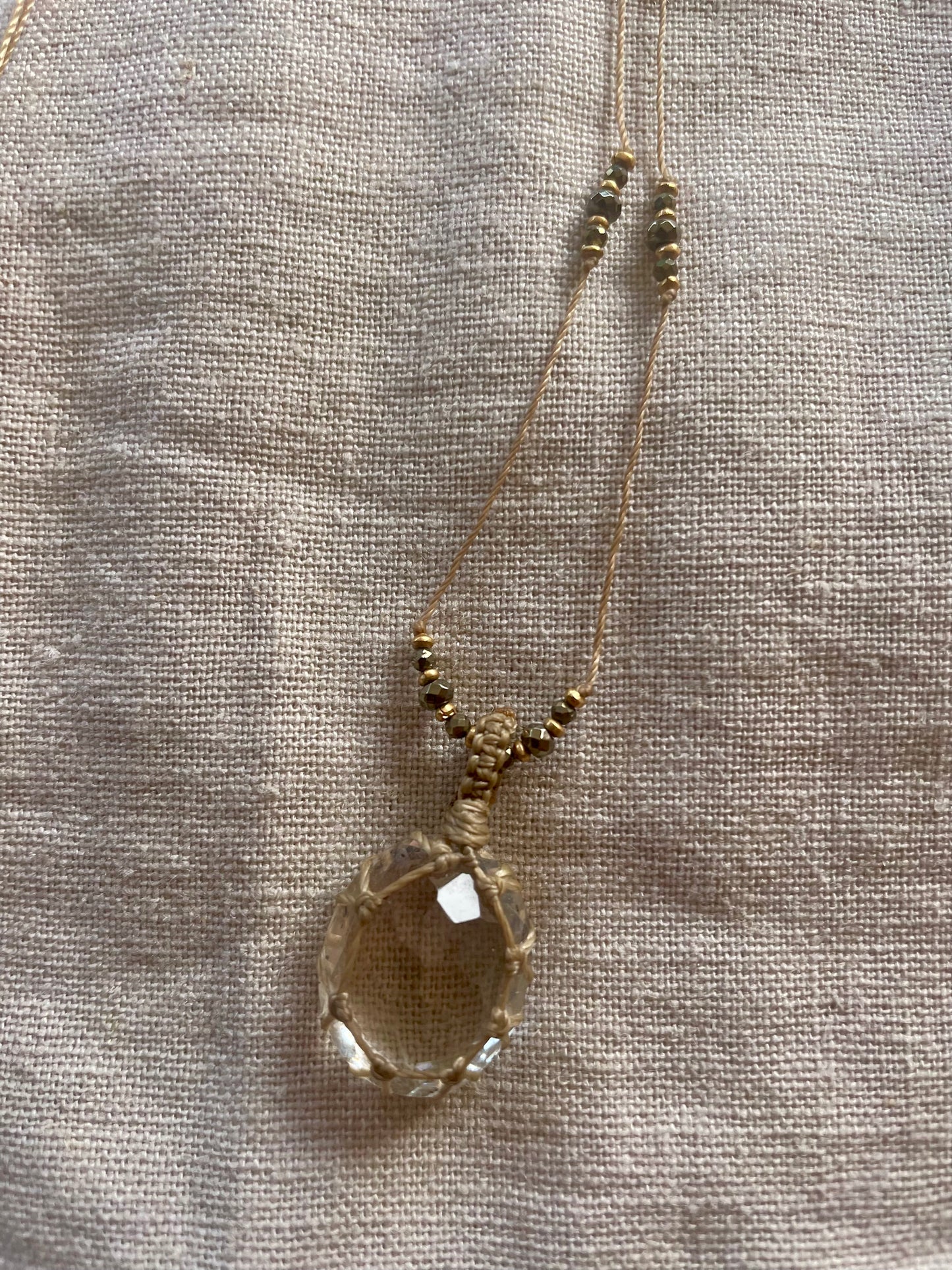 Collier INDIA fil de soie et pierres semi-précieuses