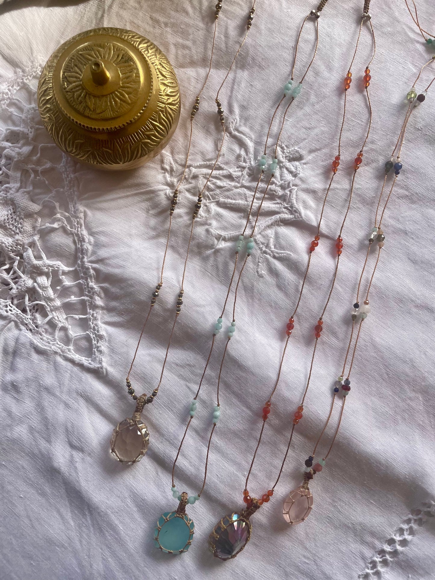 Collier INDIA fil de soie et pierres semi-précieuses