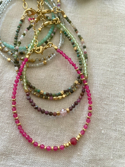 Bracelet petites pierres semi-précieuses
