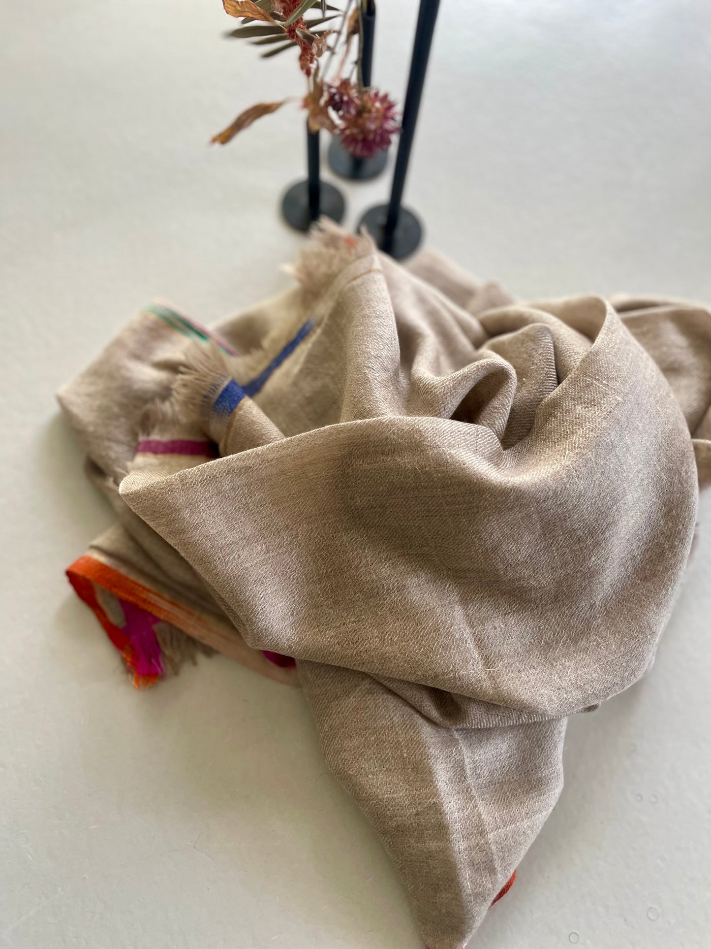 Etole en pur cachemire Ficelle avec liseré dégradé