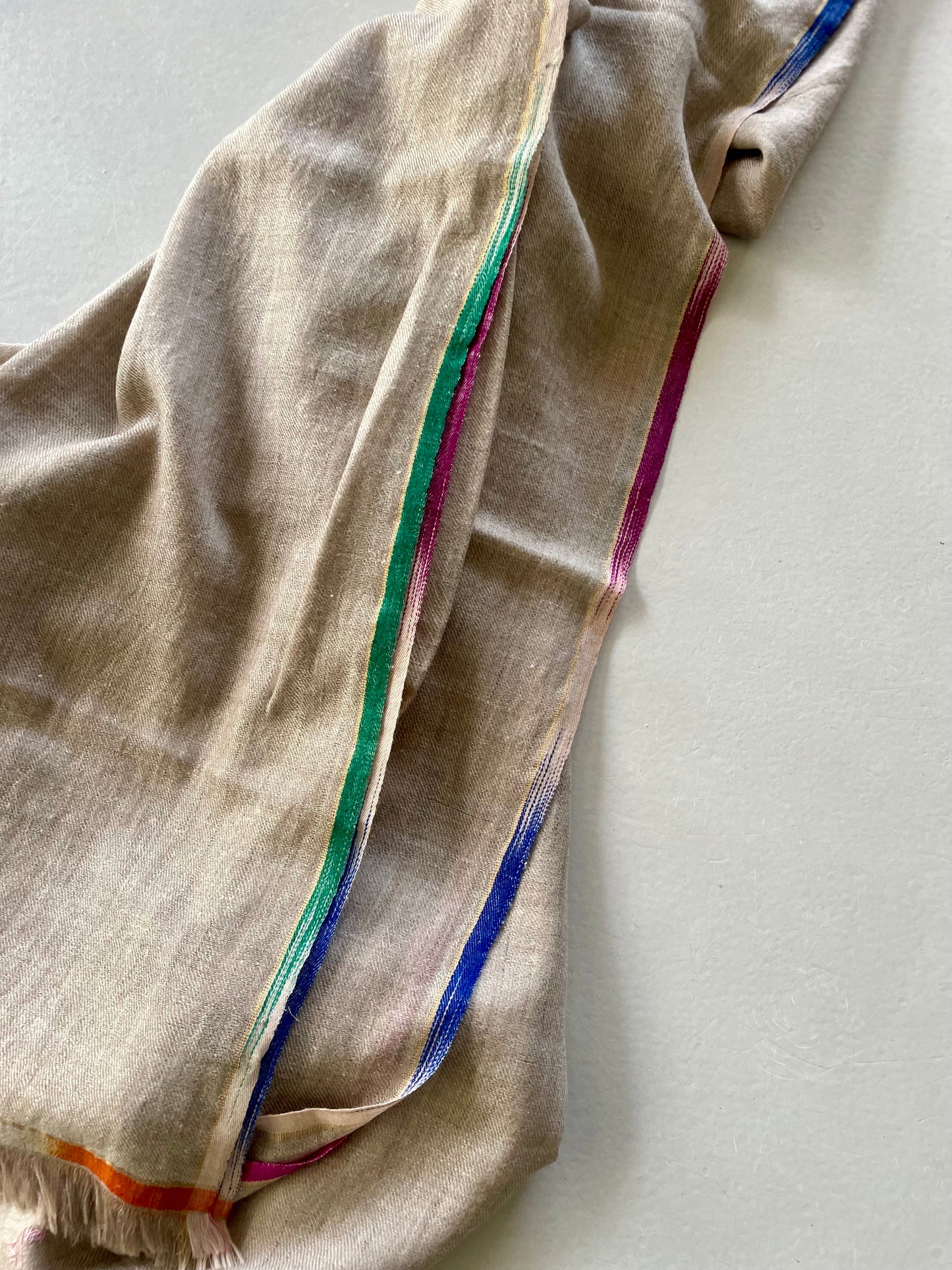 Etole en pur cachemire Ficelle avec liseré dégradé