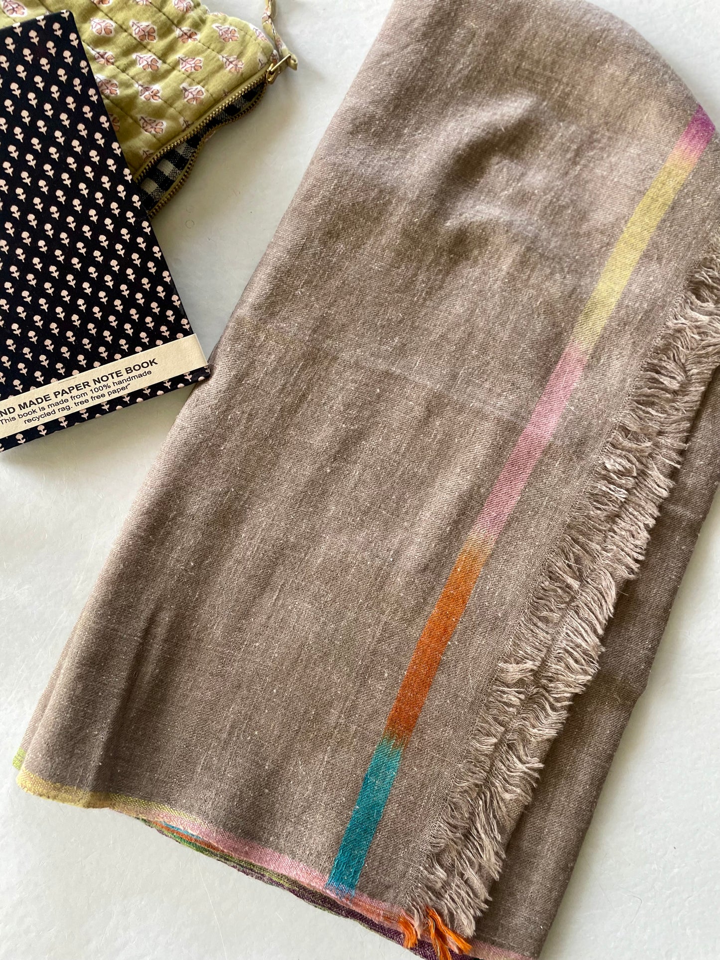 Etole en pur cachemire Chocolat doux avec liseré dégradé