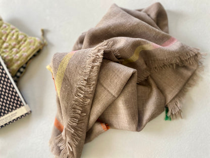 Etole en pur cachemire Chocolat doux avec liseré dégradé