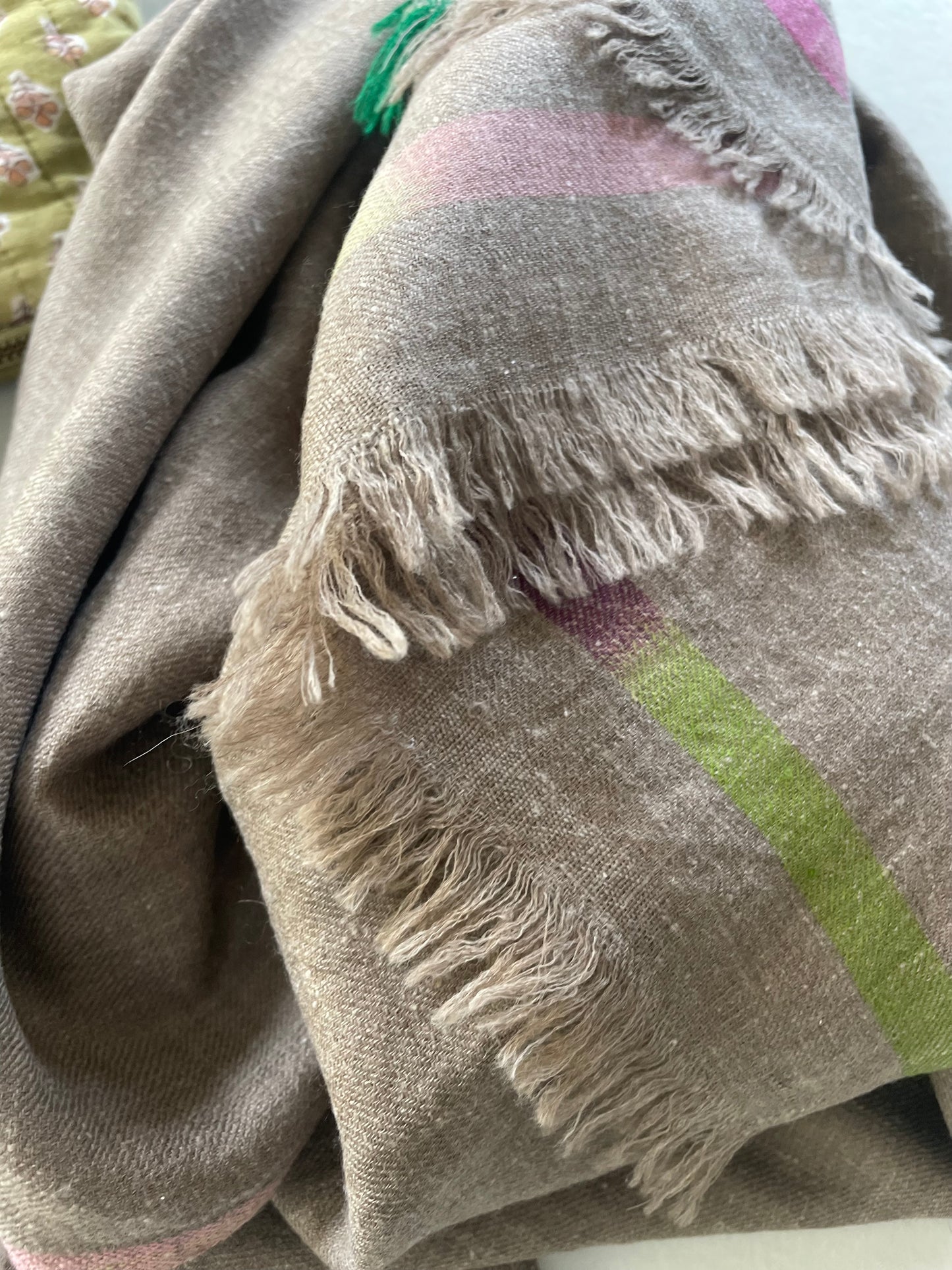 Etole en pur cachemire Chocolat doux avec liseré dégradé