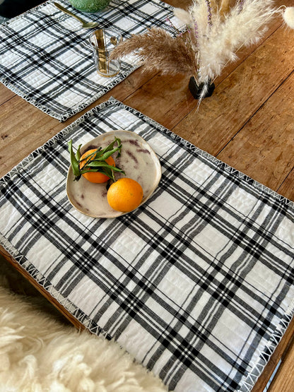 Set de table matelassé à carreaux noir et blanc  |  Petit format