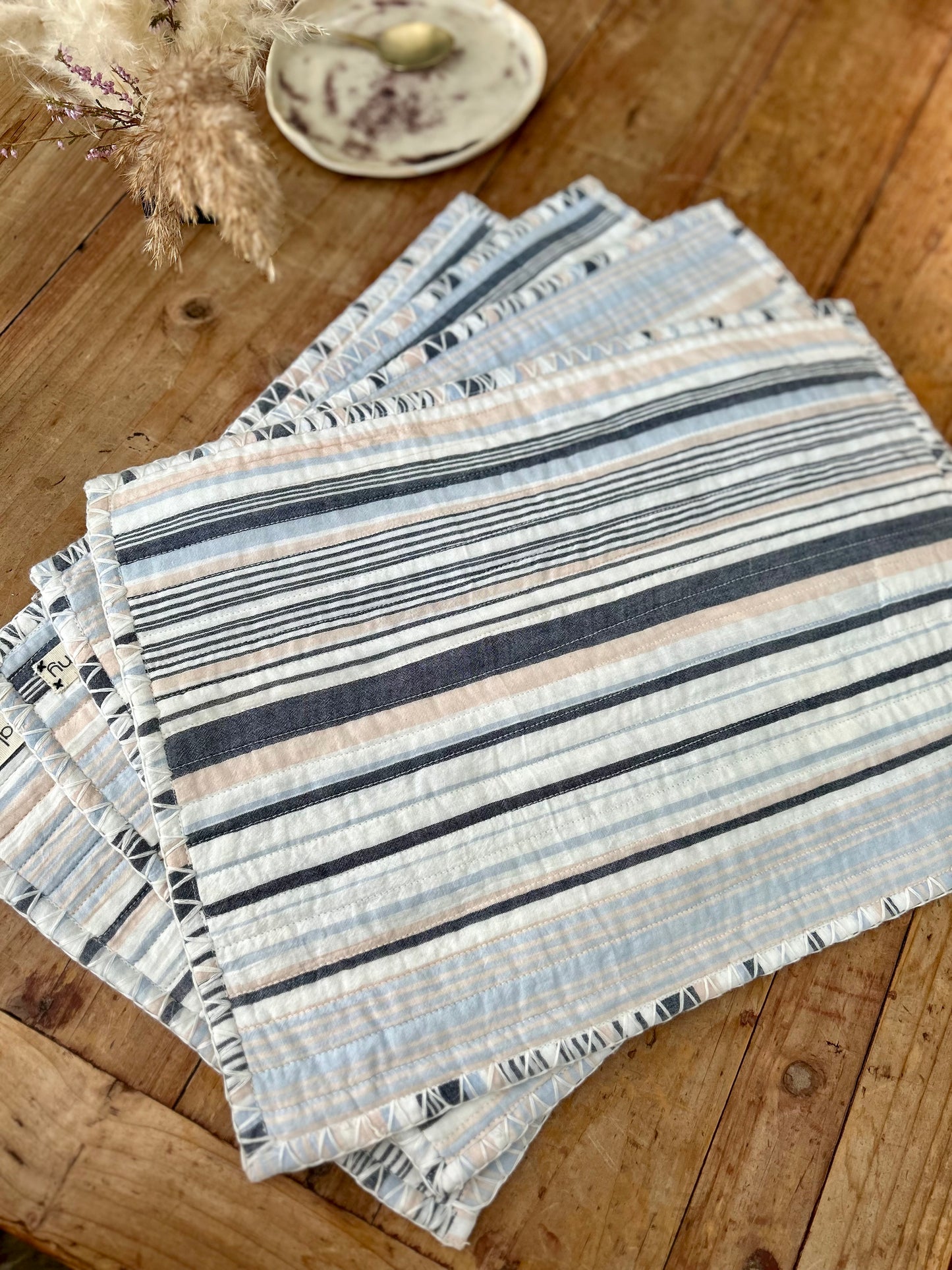 Set de table matelassé pastel à rayures  |  Petit format