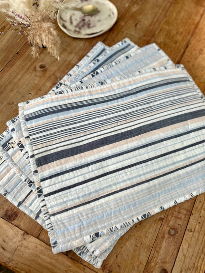 Set de table matelassé pastel à rayures  |  Petit format