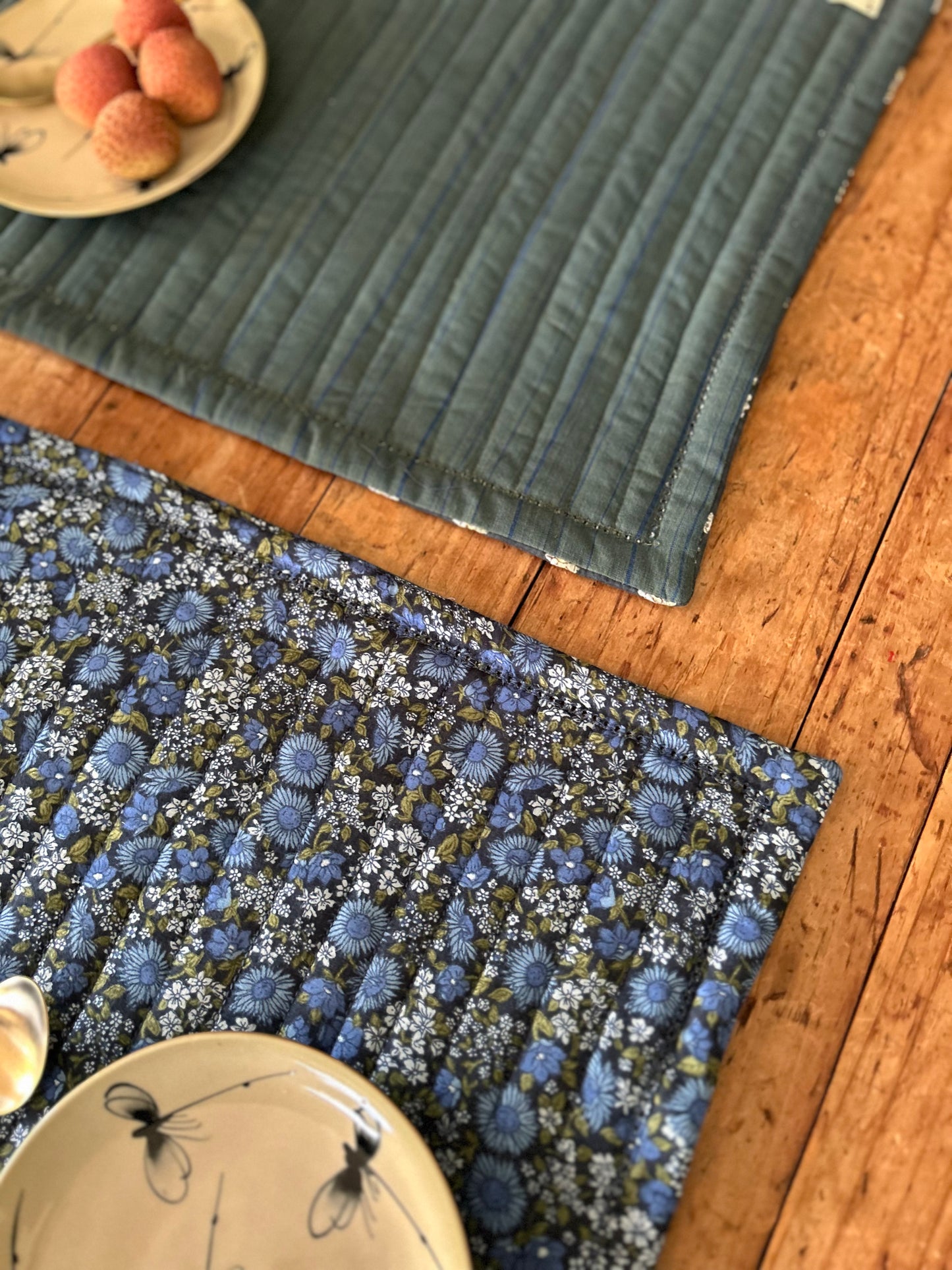 Set de table matelassé réversible  | Collection Fleurs bleues