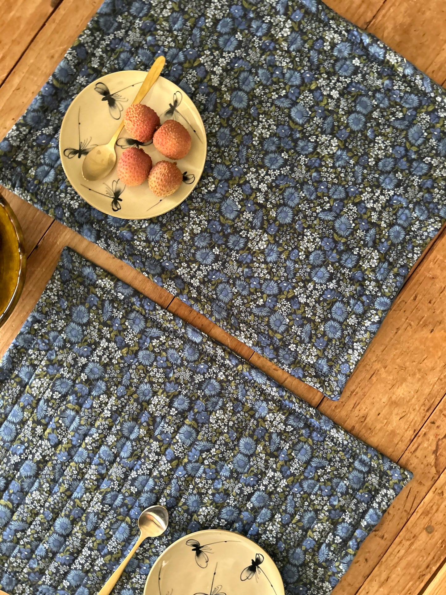 Set de table matelassé réversible  | Collection Fleurs bleues