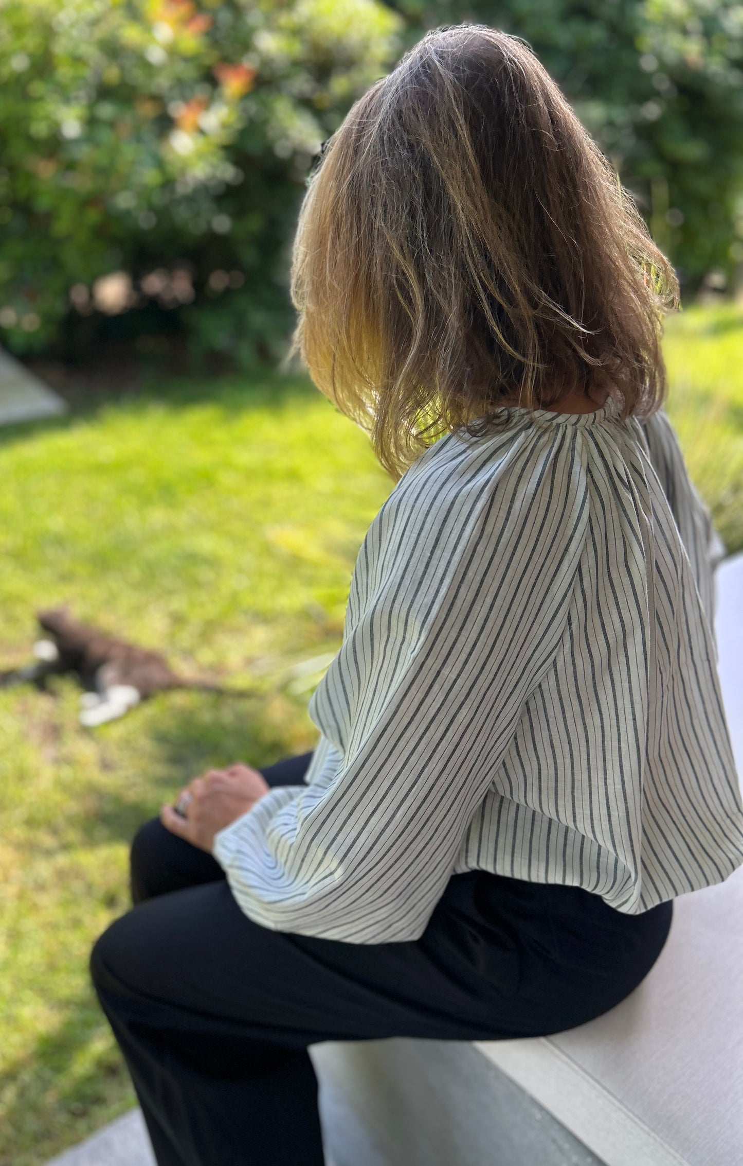 Blouse GEETA en coton Khadi rayé gris & écru