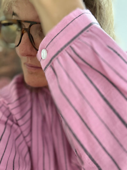Blouse GEETA en coton Khadi rayé gris foncé & rose