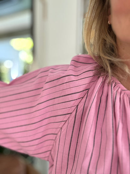 Blouse GEETA en coton Khadi rayé gris foncé & rose