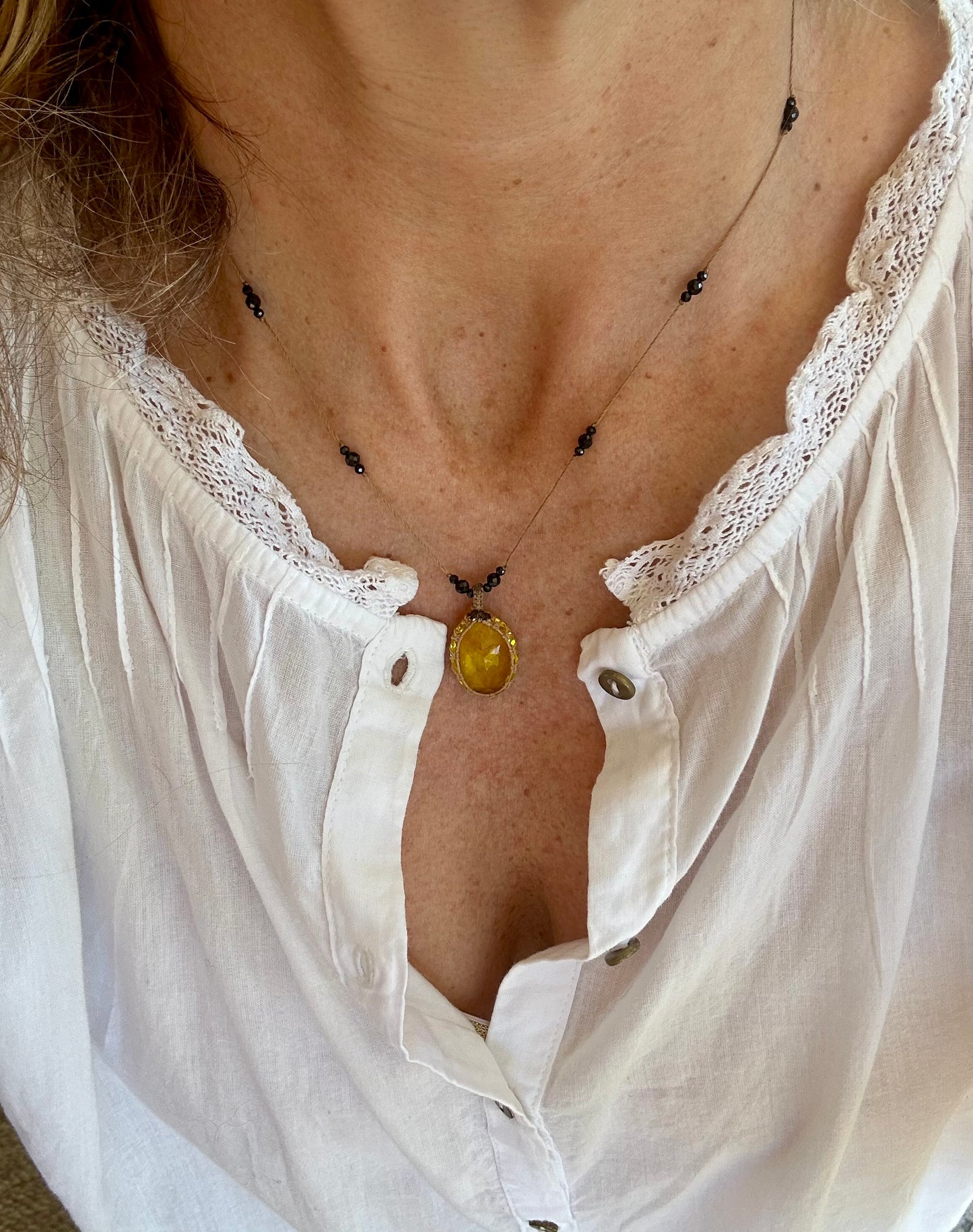 Collier INDIA fil de soie et pierres semi-précieuses