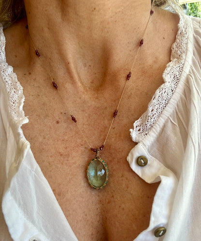 Collier INDIA fil de soie et pierres semi-précieuses