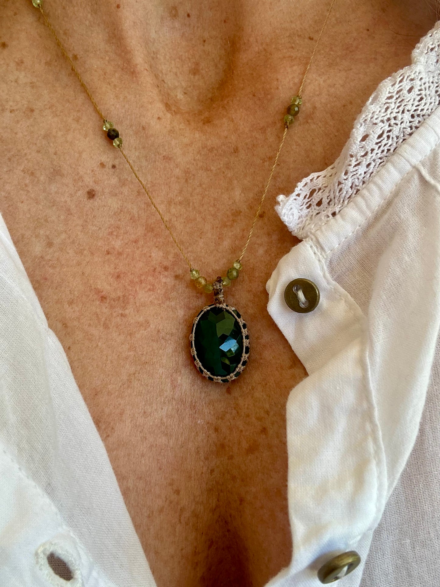 Collier INDIA fil de soie et pierres semi-précieuses