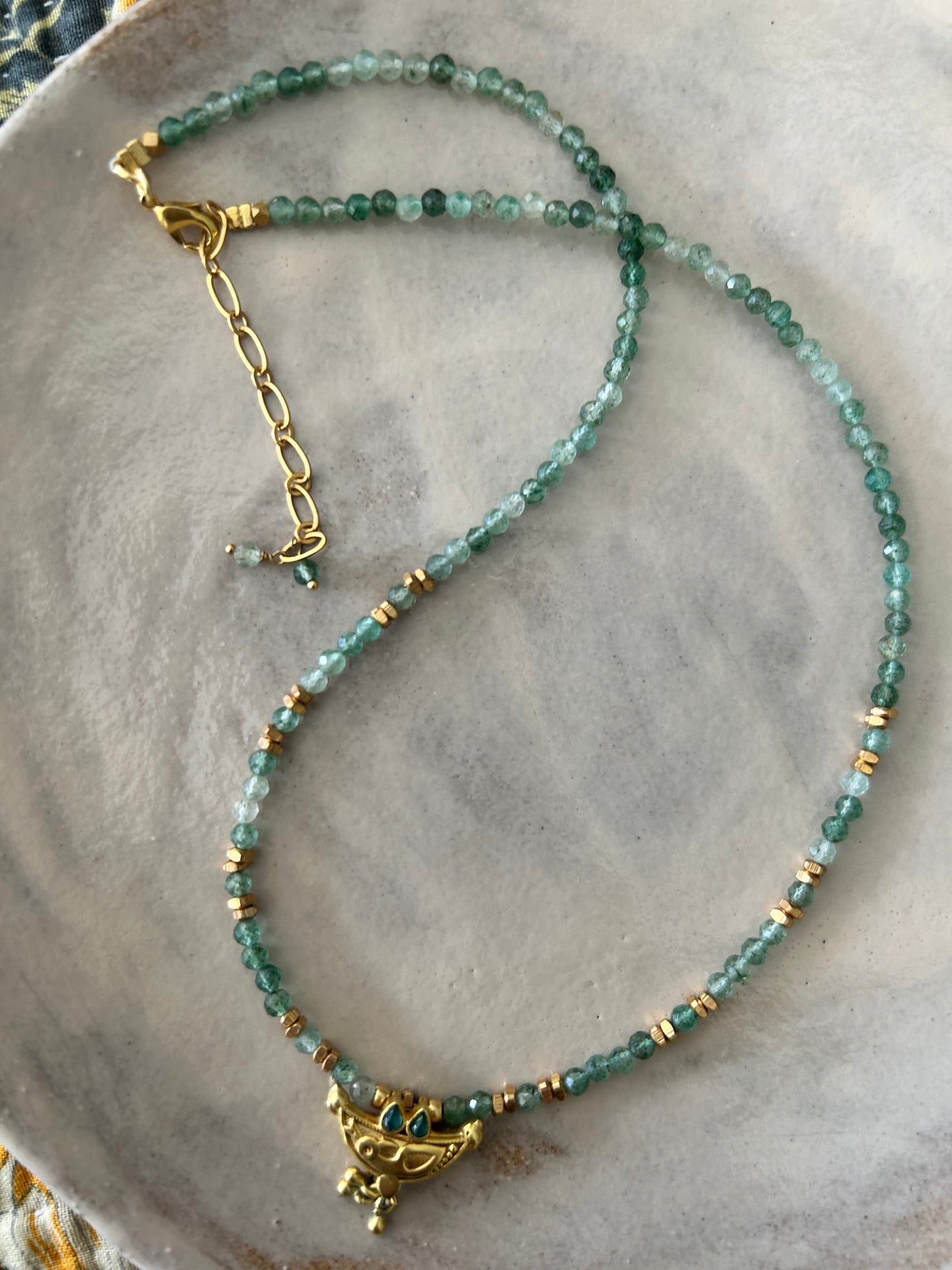 Collier Baba pierres semi-précieuses &  pendentif laiton